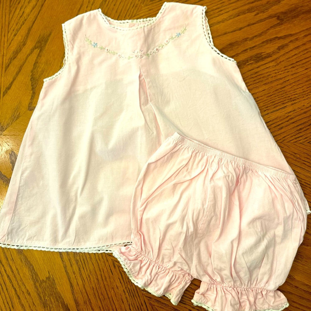 So sweet.. Pink bloomer set
